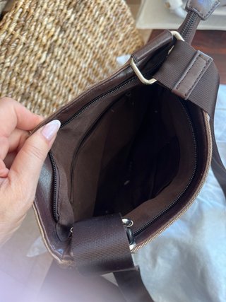 Bolso bandolera beige y marrón
