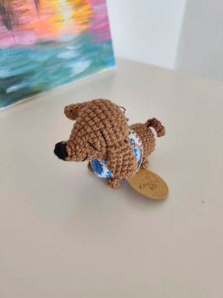 Llavero Perro Salchicha Tejido