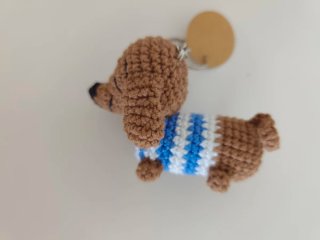 Llavero Perro Salchicha Tejido
