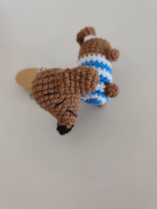 Llavero Perro Salchicha Tejido