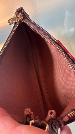 Louis Vuitton Pochette Bandolera Bolsito Marrón