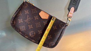 Louis Vuitton Pochette Bandolera Bolsito Marrón