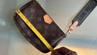 Louis Vuitton Pochette Bandolera Bolsito Marrón