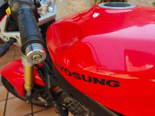 Hyosung GT 250i Roja