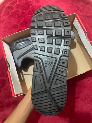 Nike Air Max IVO Gris y Negro