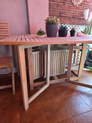 Mesa de terraza de madera