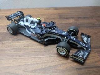 Minichamps Alpha Tauri AT02 Pierre Gasly 1:18