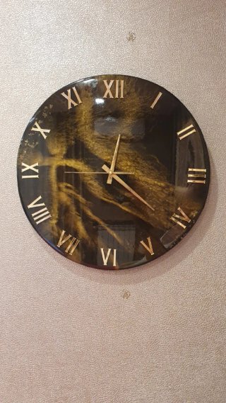 Orologio da parete in resina