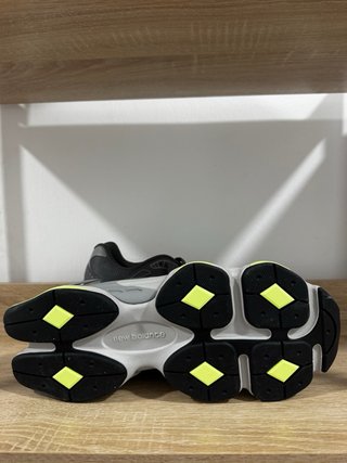 Zapatos New Balance 9060 Talla 44.5 Gris/Amarillo