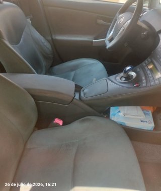 Toyota prius 2011
