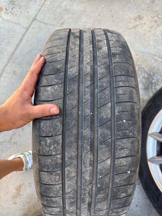 JUEGO DE LLANTAS BMW 17” + NEUMÁTICOS GOODYEAR