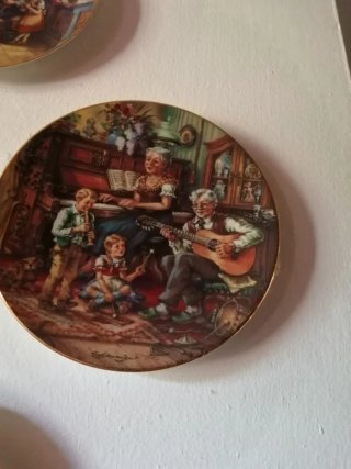 Set 7 Piatti Decorativi Ceramica Scene