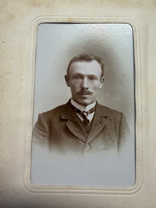 Antico album fotografie 17 ritratti fine 800