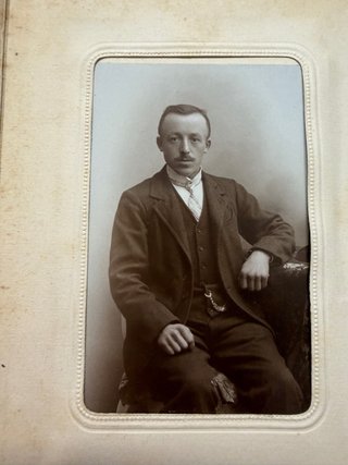 Antico album fotografie 17 ritratti fine 800