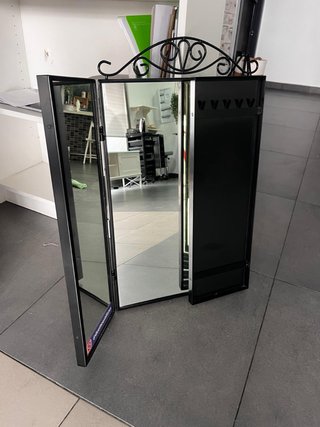 Espejo de tocador negro con diseño
