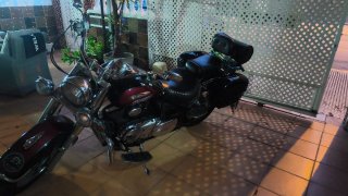 Moto Cruiser Negra y Roja