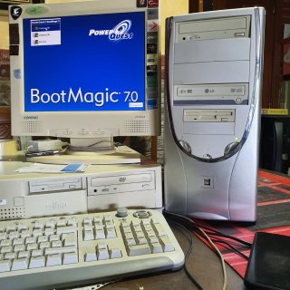 Ordenador antiguo P2 400 MHz