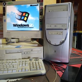 Ordenador antiguo P2 400 MHz