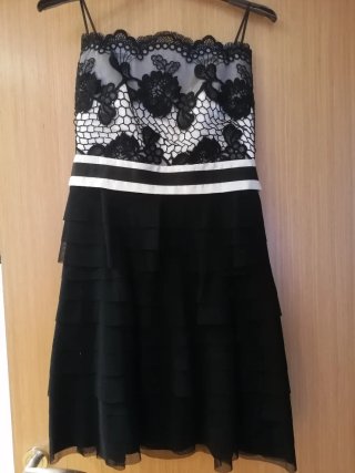 Vestido de fiesta negro y blanco
