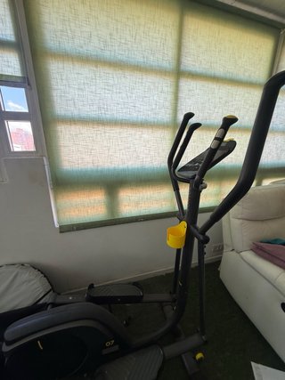 Bicicleta Elíptica Negra y Amarilla