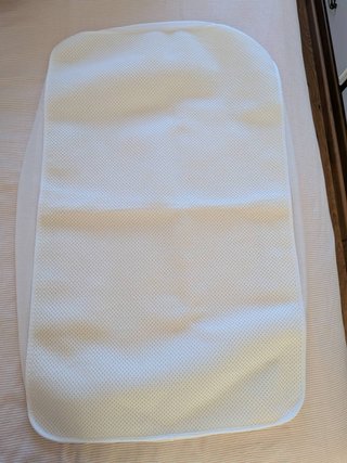 Vestidura, protección y cubrecolchón mini cuna
