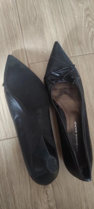 Zapatos de tacón Brenda Zaro negros