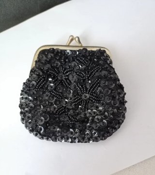 Portamonete vintage con perline e paillettes