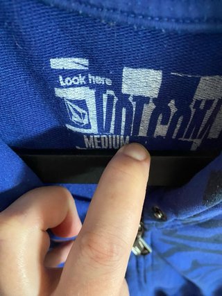 Sudadera Volcom Azul con Estampado Es extra larga