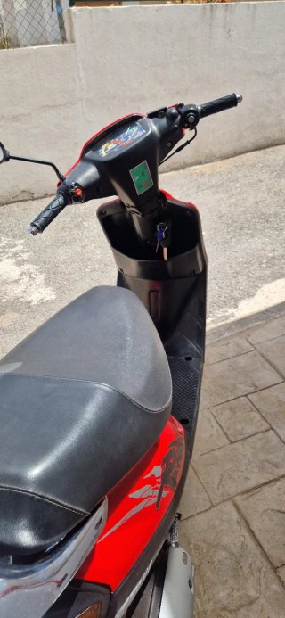 Yamaha Jog R Scooter Roja