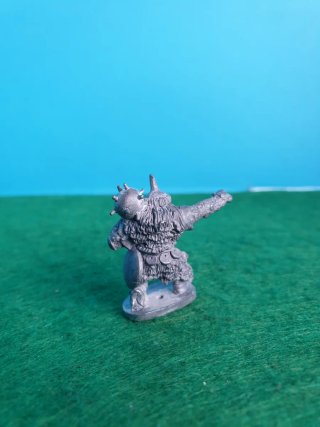 Orco de metal estilo Warhammer
