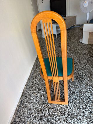 Sillas de madera con asiento de tela