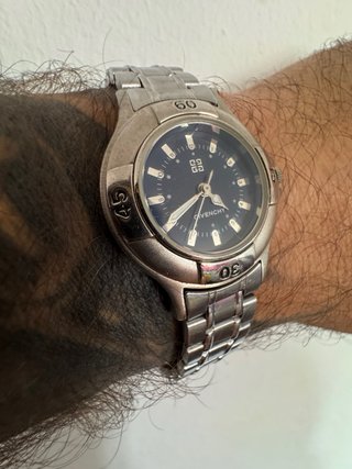 Reloj Givenchy Cruise Negro y Plateado