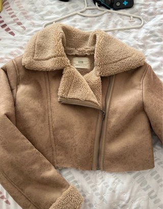 Chaqueta borreguito Stradivarius beige