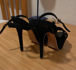 Sandalias de tacón negras de ante