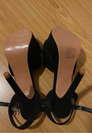 Sandalias de tacón negras de ante