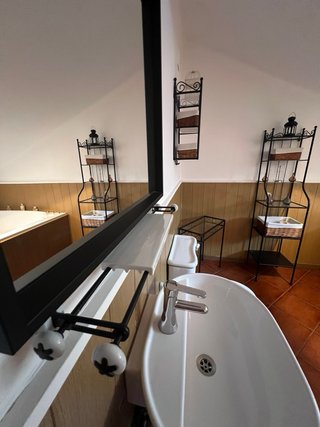 Conjunto baño metal y cristal ikea.
