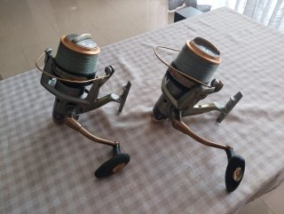 2 carretes de pesca con 3 bobinas c/u