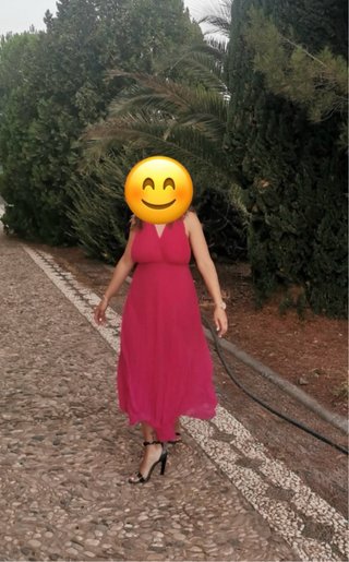 Vestido largo fucsia con tirantes