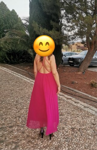 Vestido largo fucsia con tirantes