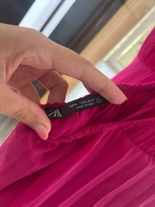 Vestido largo fucsia con tirantes