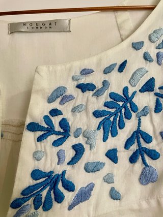 Camisa Nougat London blanca con bordados azules