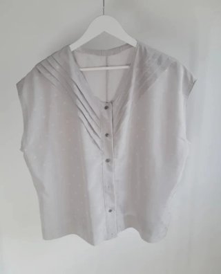 Camisa gris perla con botones