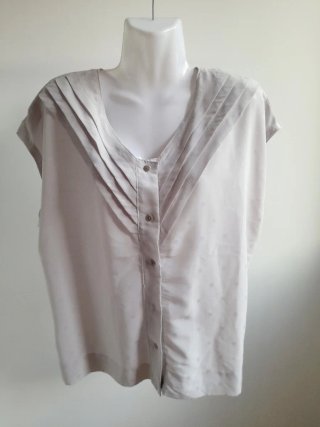 Camisa gris perla con botones