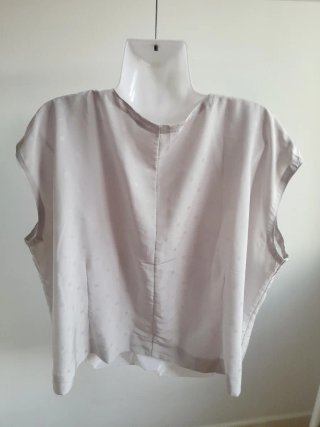 Camisa gris perla con botones