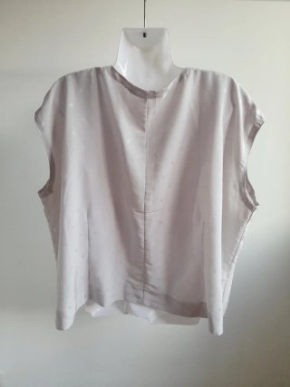Camisa gris perla con botones