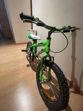 Bicicleta infantil Atractor verde
