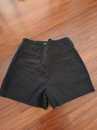 Shorts Zara Vita Alta con Bottoni Dorati