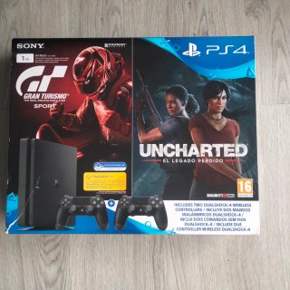 PS4 1TB Gran Turismo Sport + Uncharted