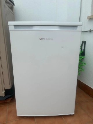 Congelador vertical blanco
