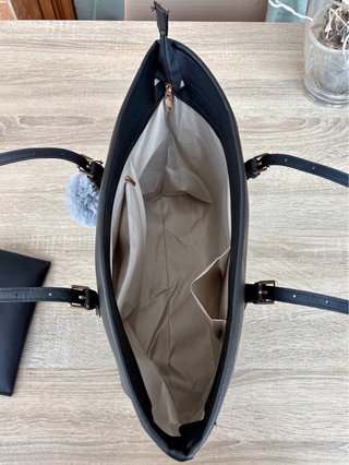 Bolso Tote Negro Hansomfy con Neceser y Pompón